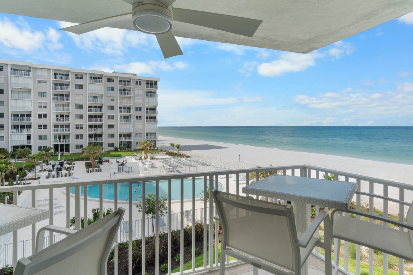 Naples Condo: 3443 Gulf Shore Blvd N