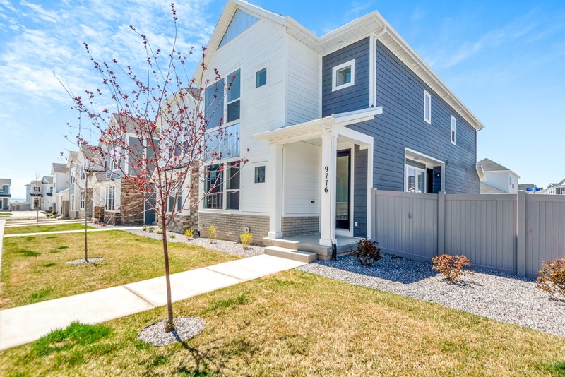 Highland House: 9776 N Caldwell Pl