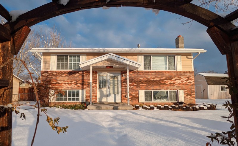 Clinton House: 1718 N 2900 W