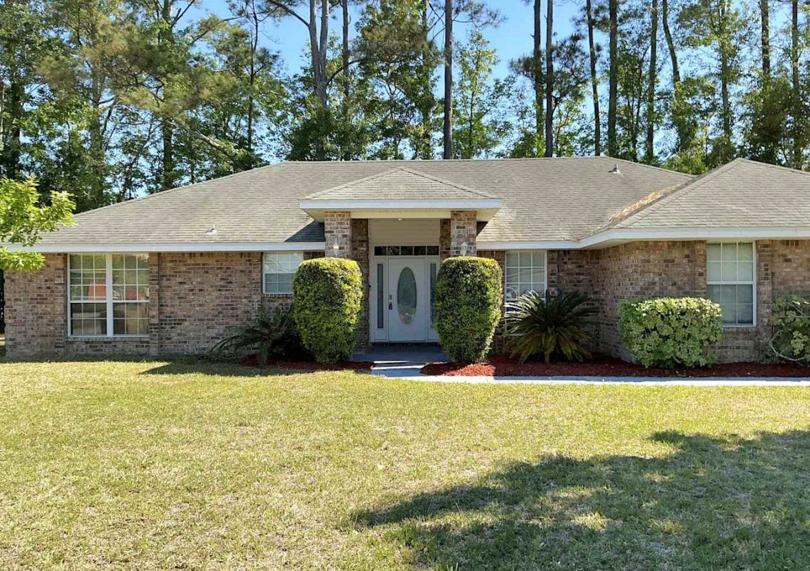 Jacksonville House: 15584 Moss Hallow Dr