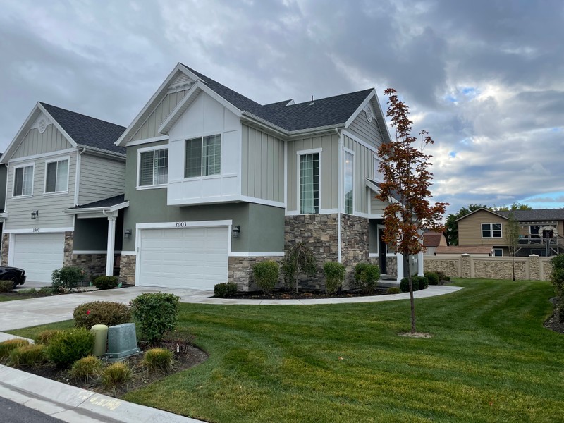 Riverton Townhome: 2003 W Park Rim Way