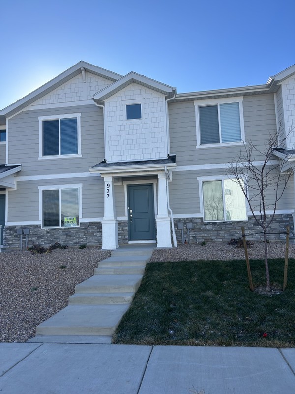 Saratoga Springs Townhome: 977 E Jack Dr