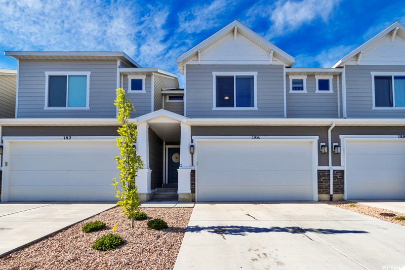 Lehi Townhome: 1077 E Jack Dr