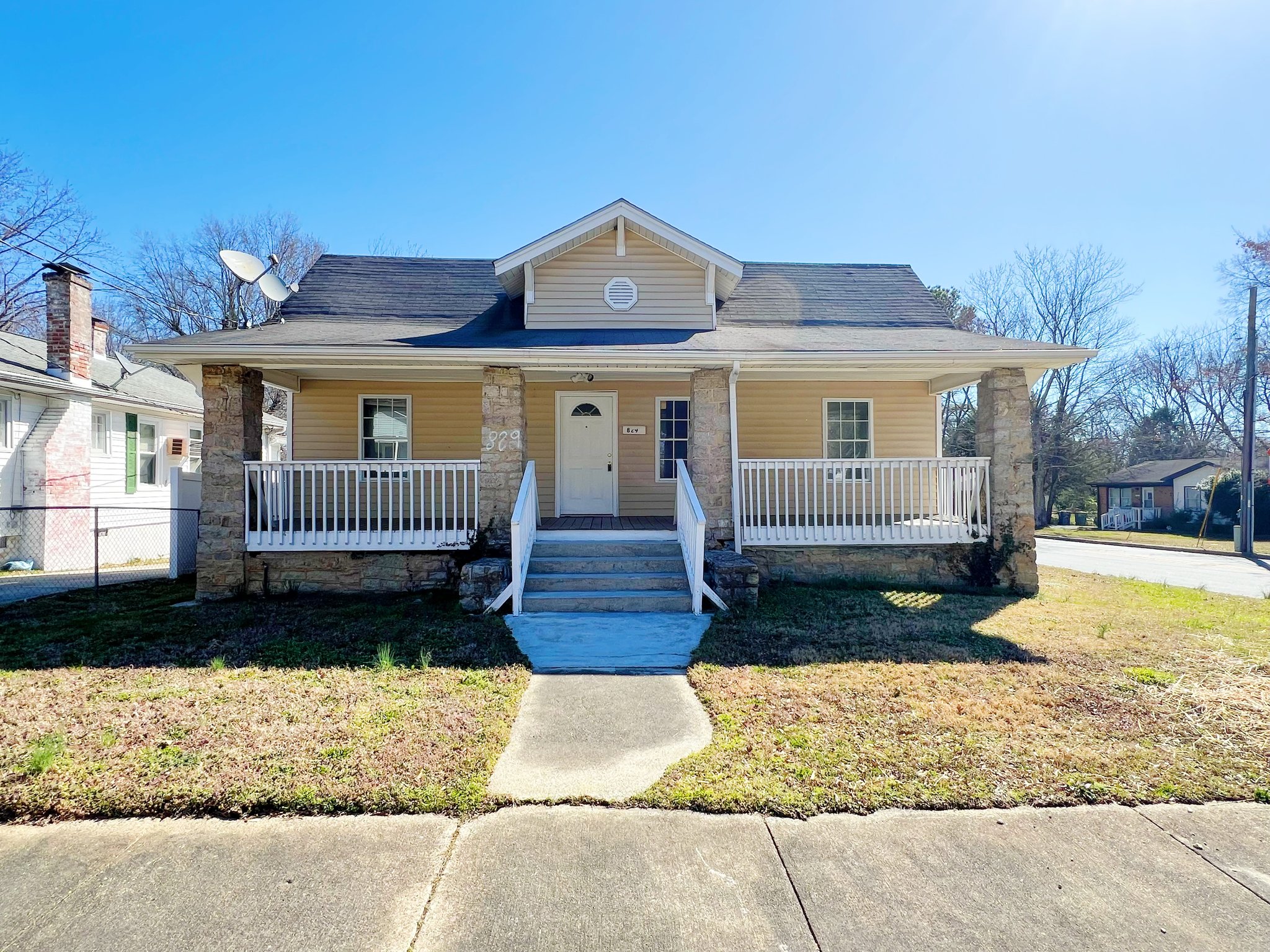 Greensboro House: 829 Dillard Street