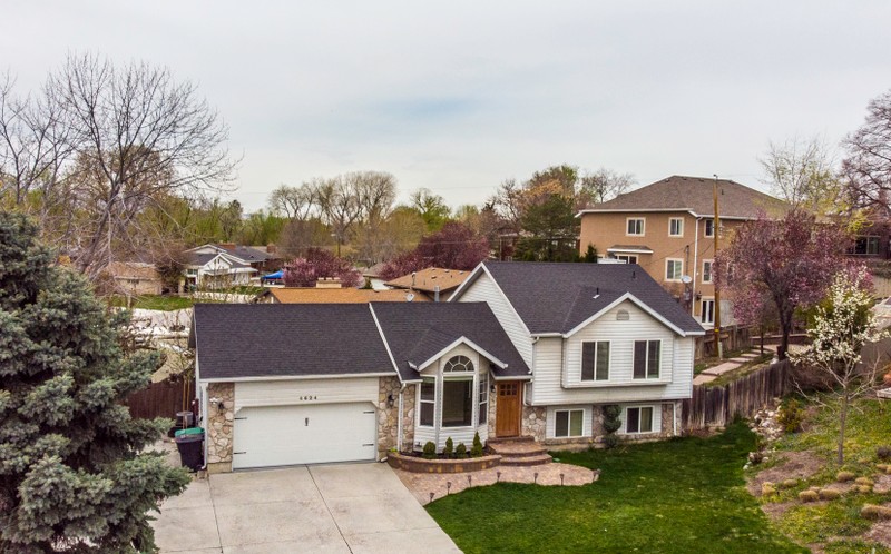 Murray House: 4624 S Quiet Cir