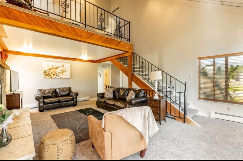 Riverton Single Room: 1880 W Myers Ln