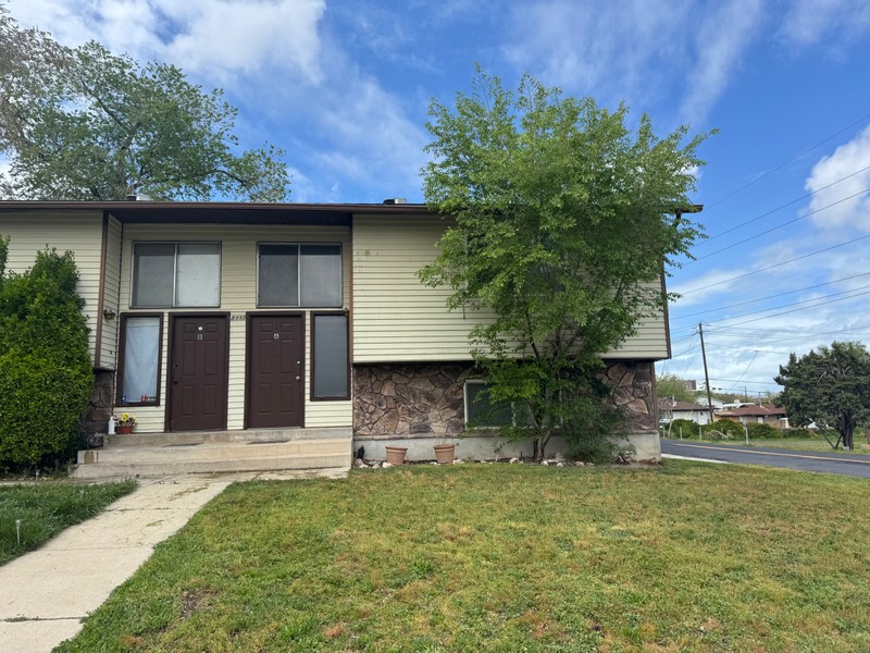 Magna Townhome: 3118 S Spencer Ave