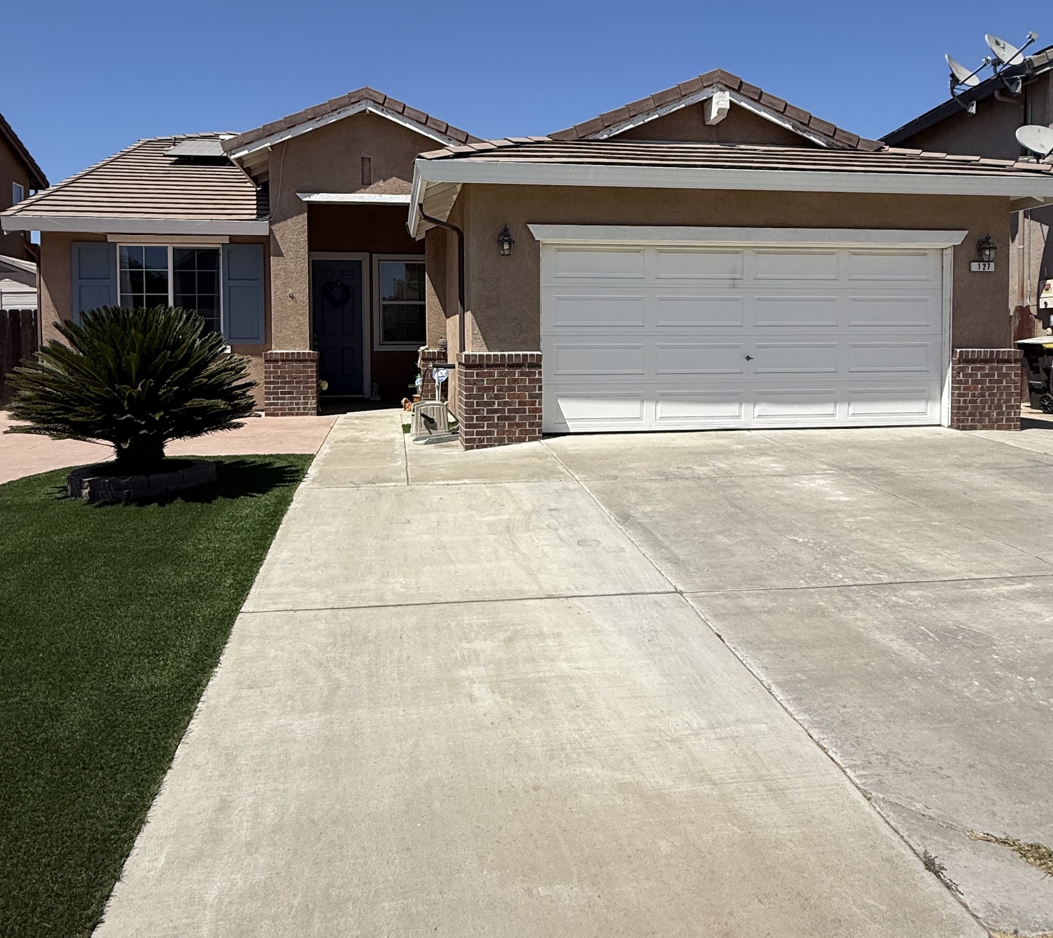Lathrop House: 127 Argillite Ave