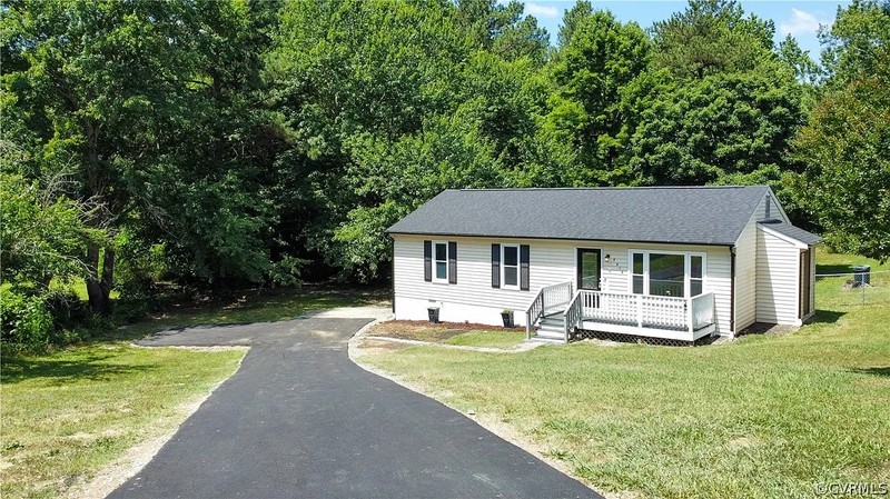 Richmond House: 8918 Cloverpatch Ter