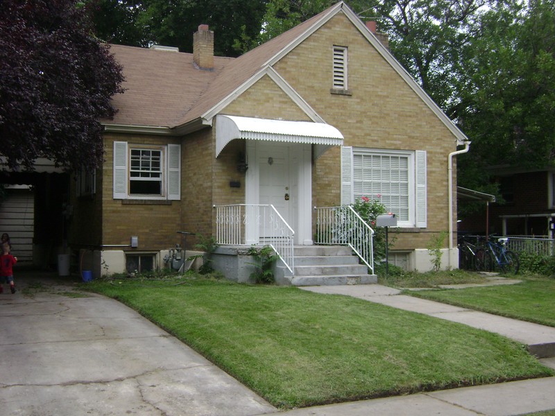 Provo Townhome: 235 N 400 E