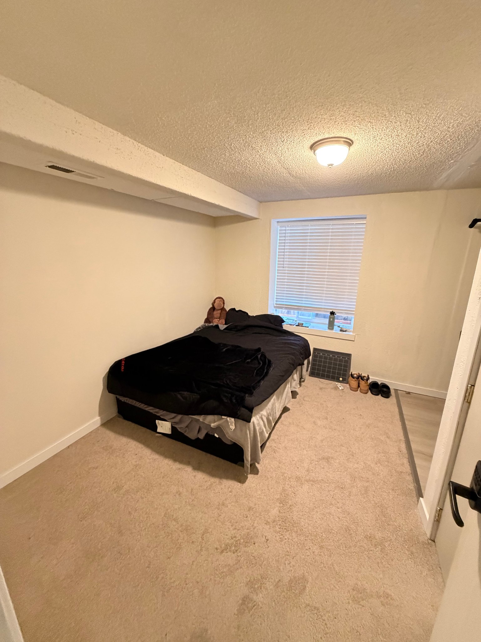 University Place House: 2914 Sunset Drive West