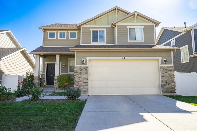 Riverton House: 789 W Star Spangled Dr