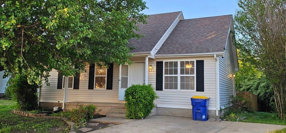 Bowling Green House: 171 Devin Close Ct