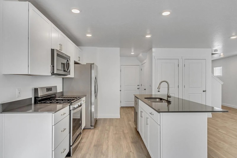 Saratoga Springs Other: 597 N Scuttlebutt Ln