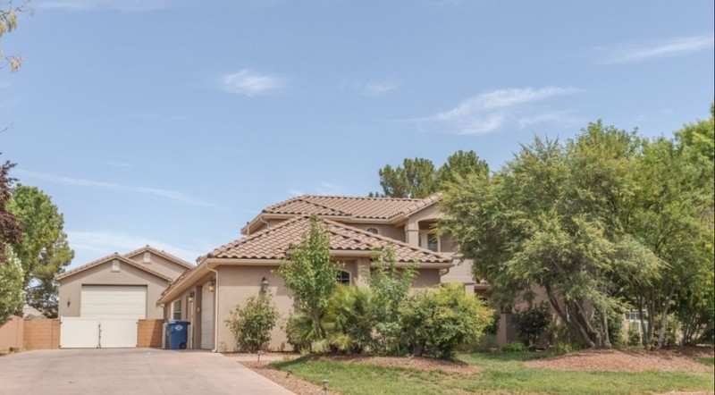 Washington House: 584 W Mariposa Dr