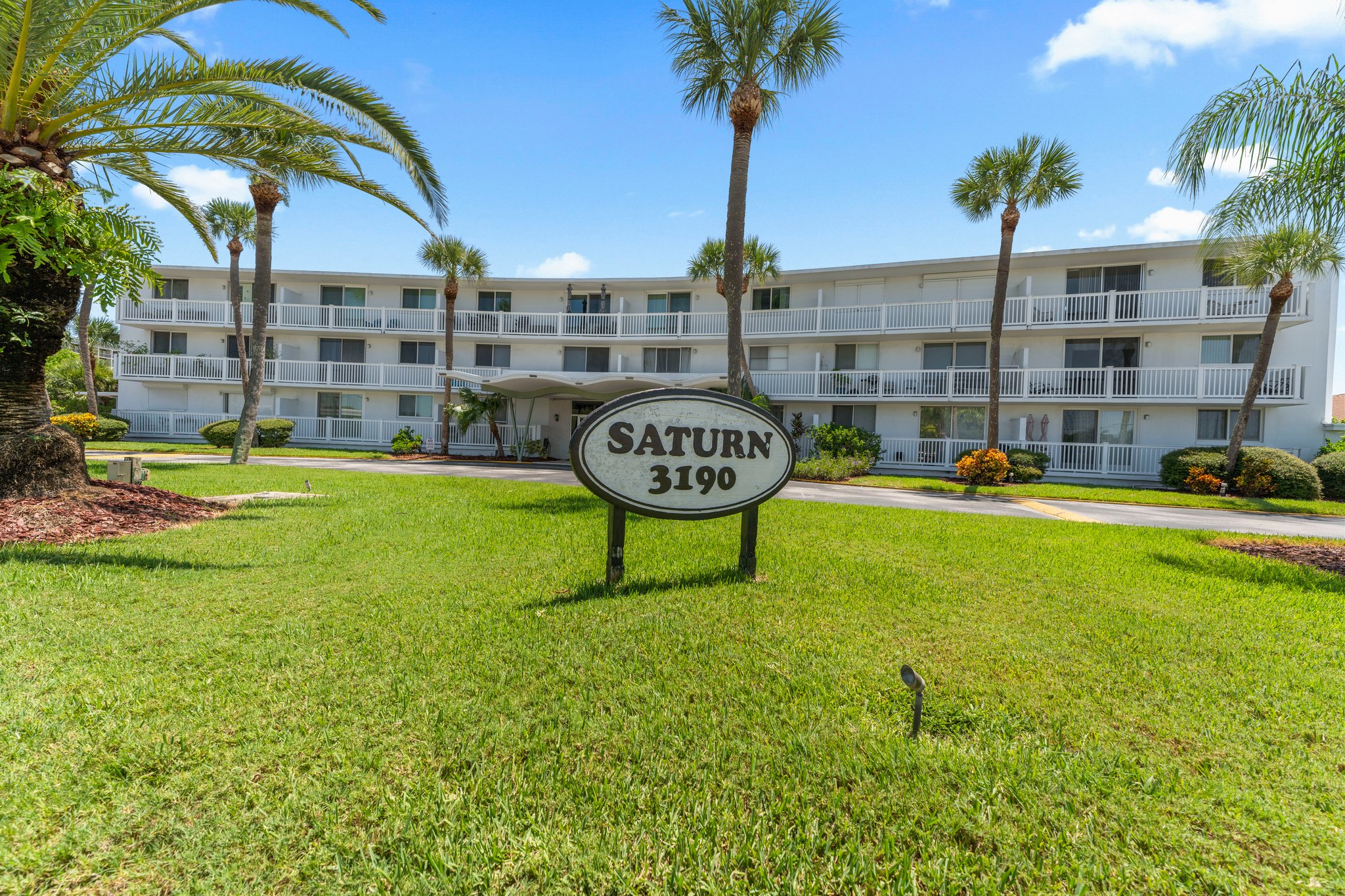 Cocoa Beach Condo: 3190 N Atlantic Ave