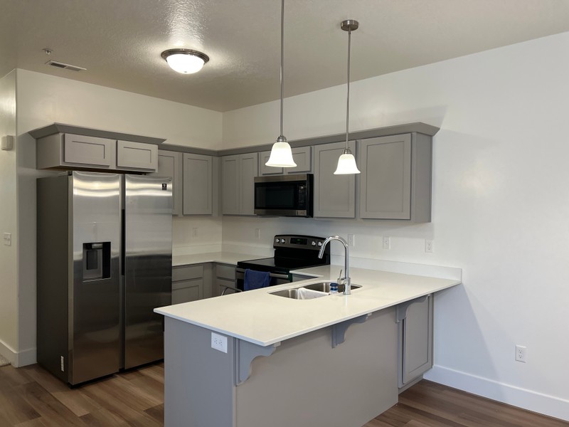 Vineyard Multiplex: 684 N 380 W