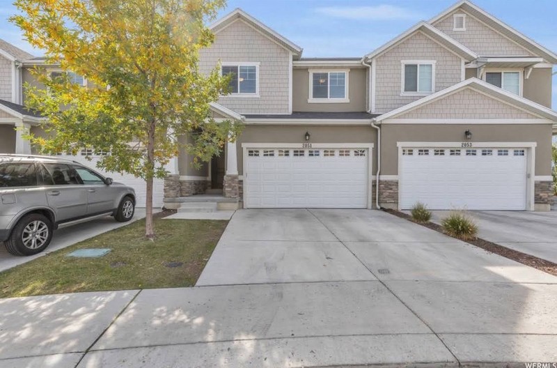 Vineyard Townhome: 2051 W Fairway Ln