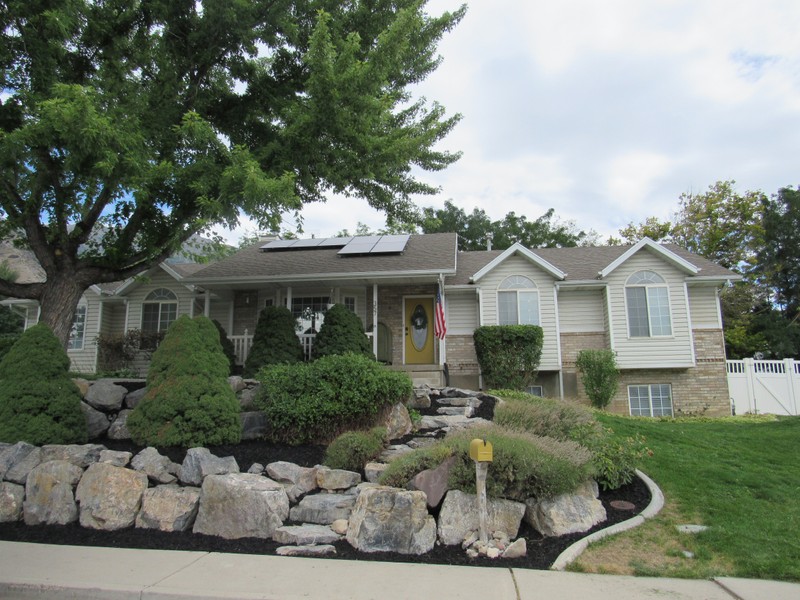 Pleasant Grove House: 357 S 1210 E
