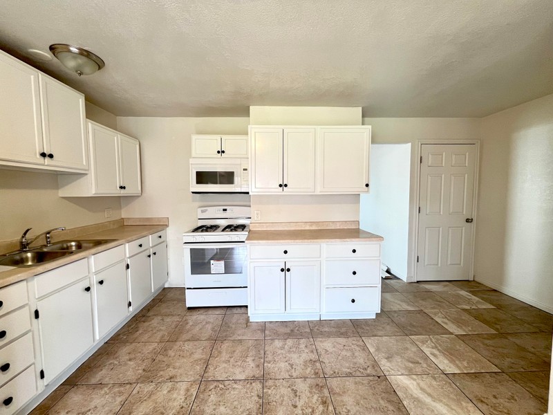 Salt Lake City Townhome: 920 W Montague Ave