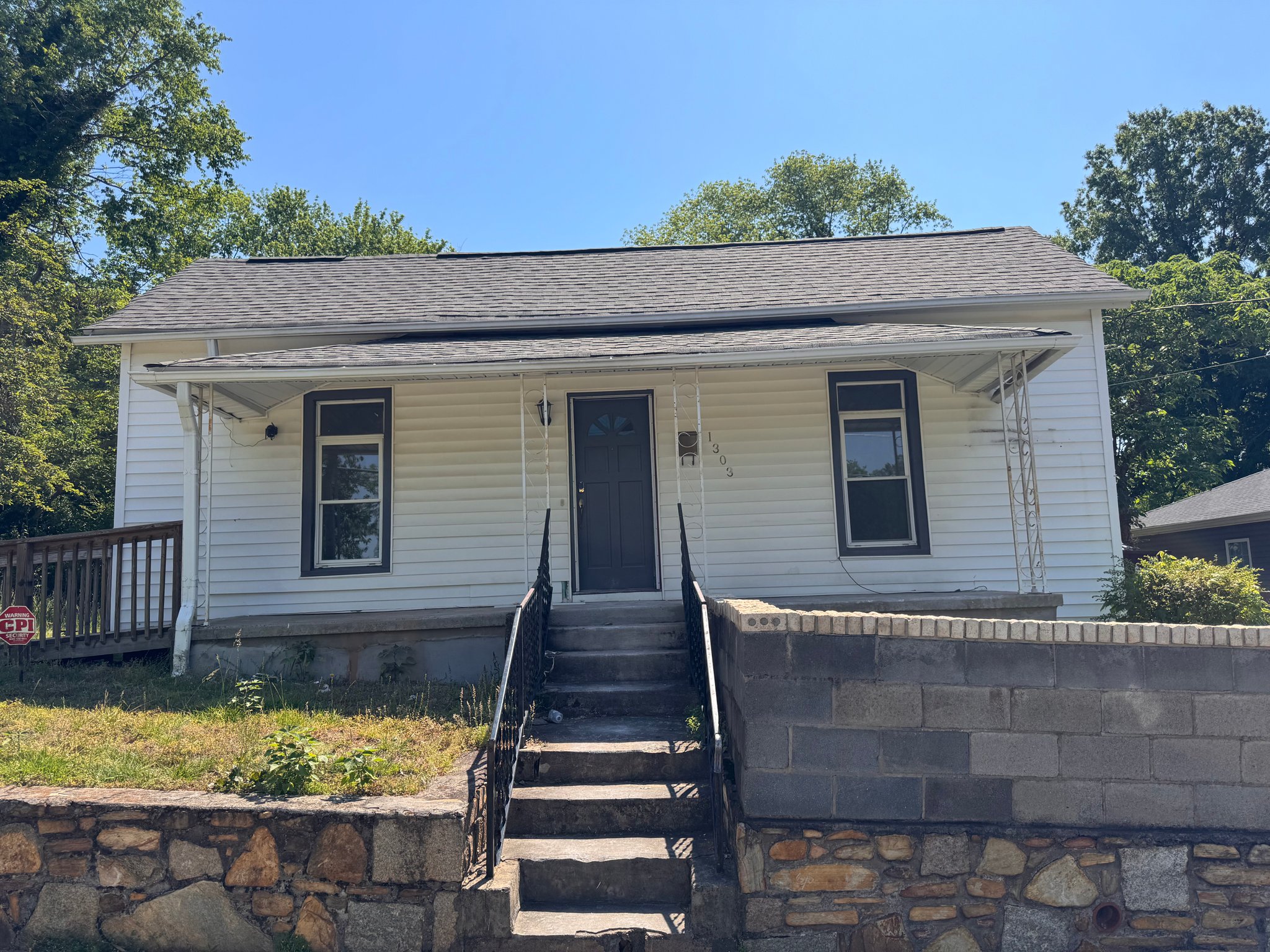 Winston-Salem House: 1303 N Jackson Ave