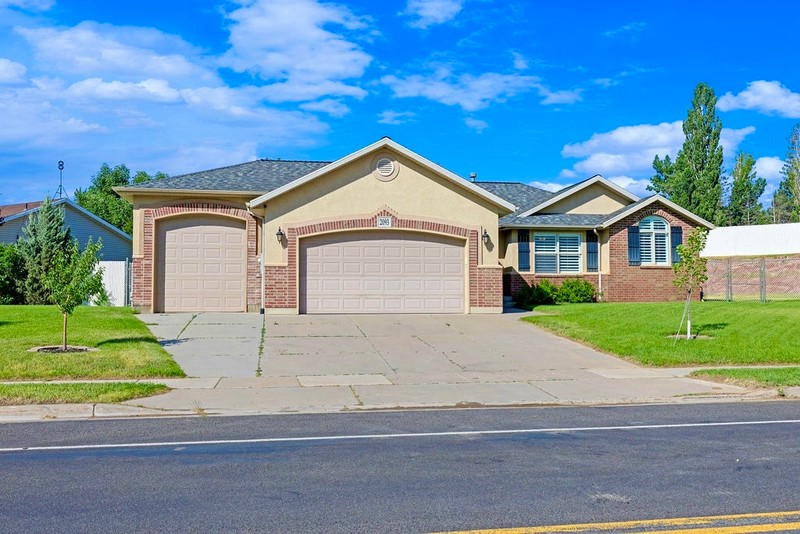 South Weber House: 2093 E View Dr