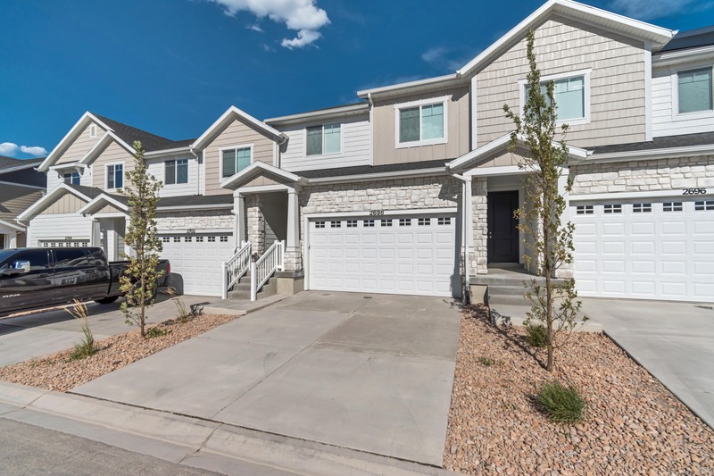 Saratoga Springs Townhome: 2698 N Blue Dawn Ln