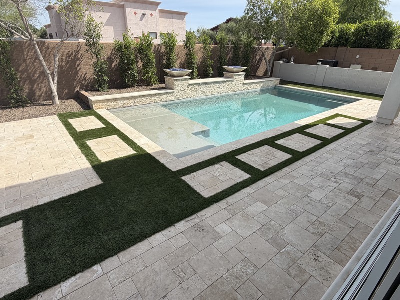 Gilbert House: 660 W Cantebria Dr
