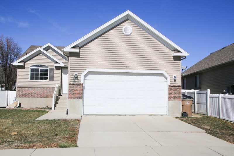 Draper House: 356 W Clintwood Dr