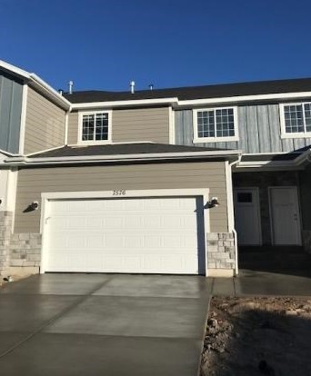 Eagle Mountain Townhome: 75 Hutch Ln