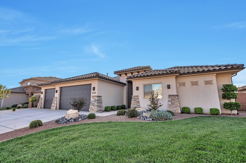 Washington House: 4038 S Sweet Escape Dr