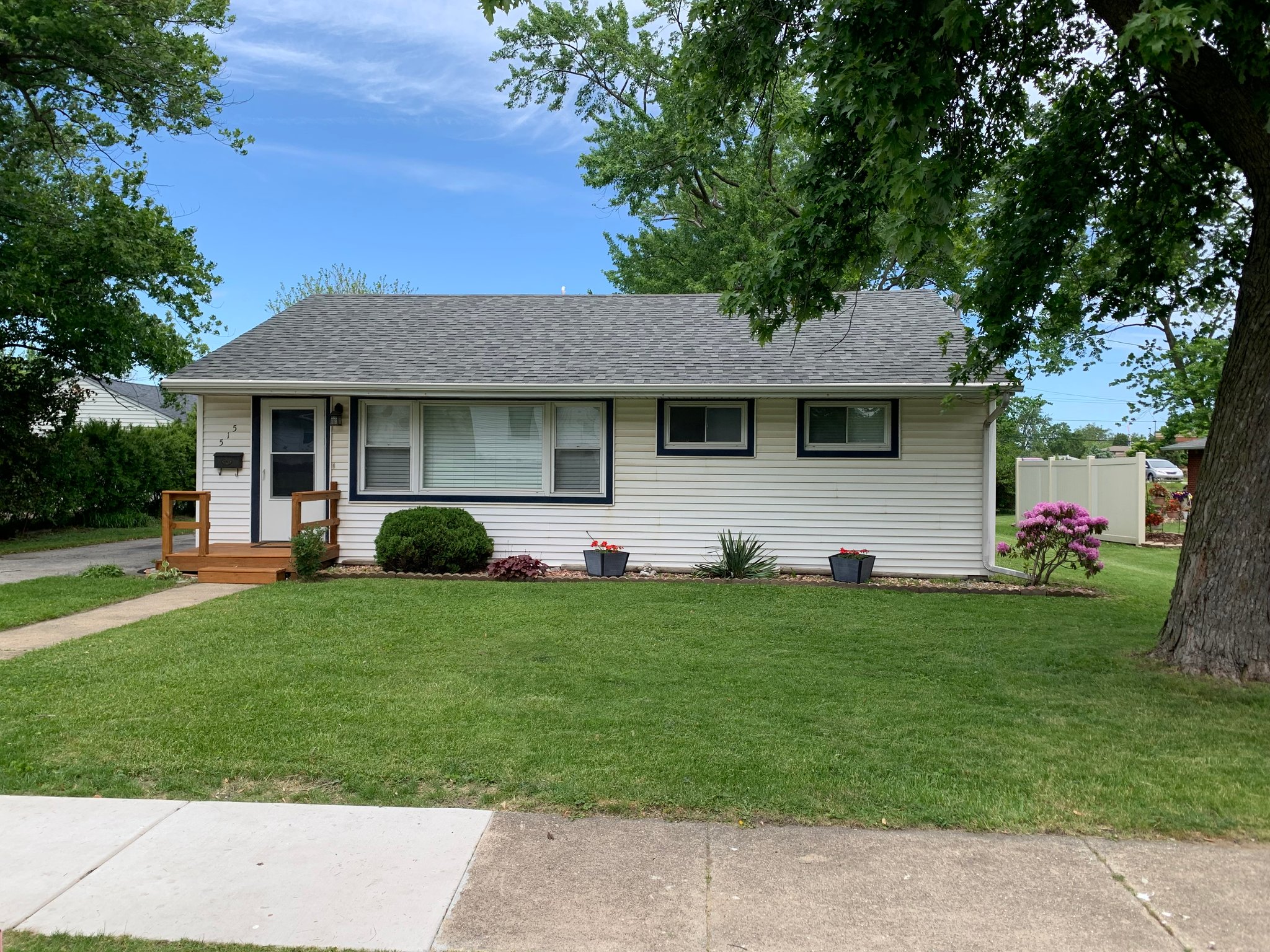 Dyer House: 515 212th Pl