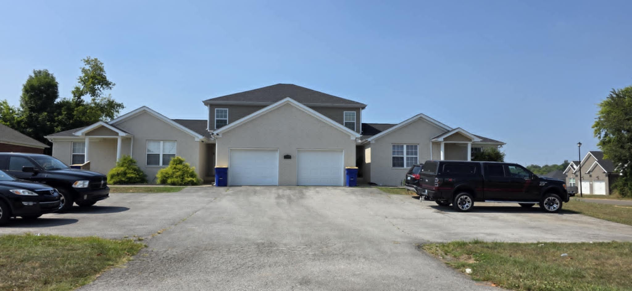 Bowling Green Multiplex: 285 Creekood Ave