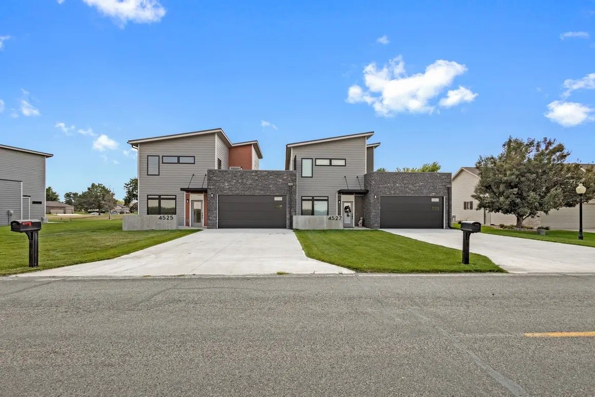 Columbus Townhome: 4523 68th St