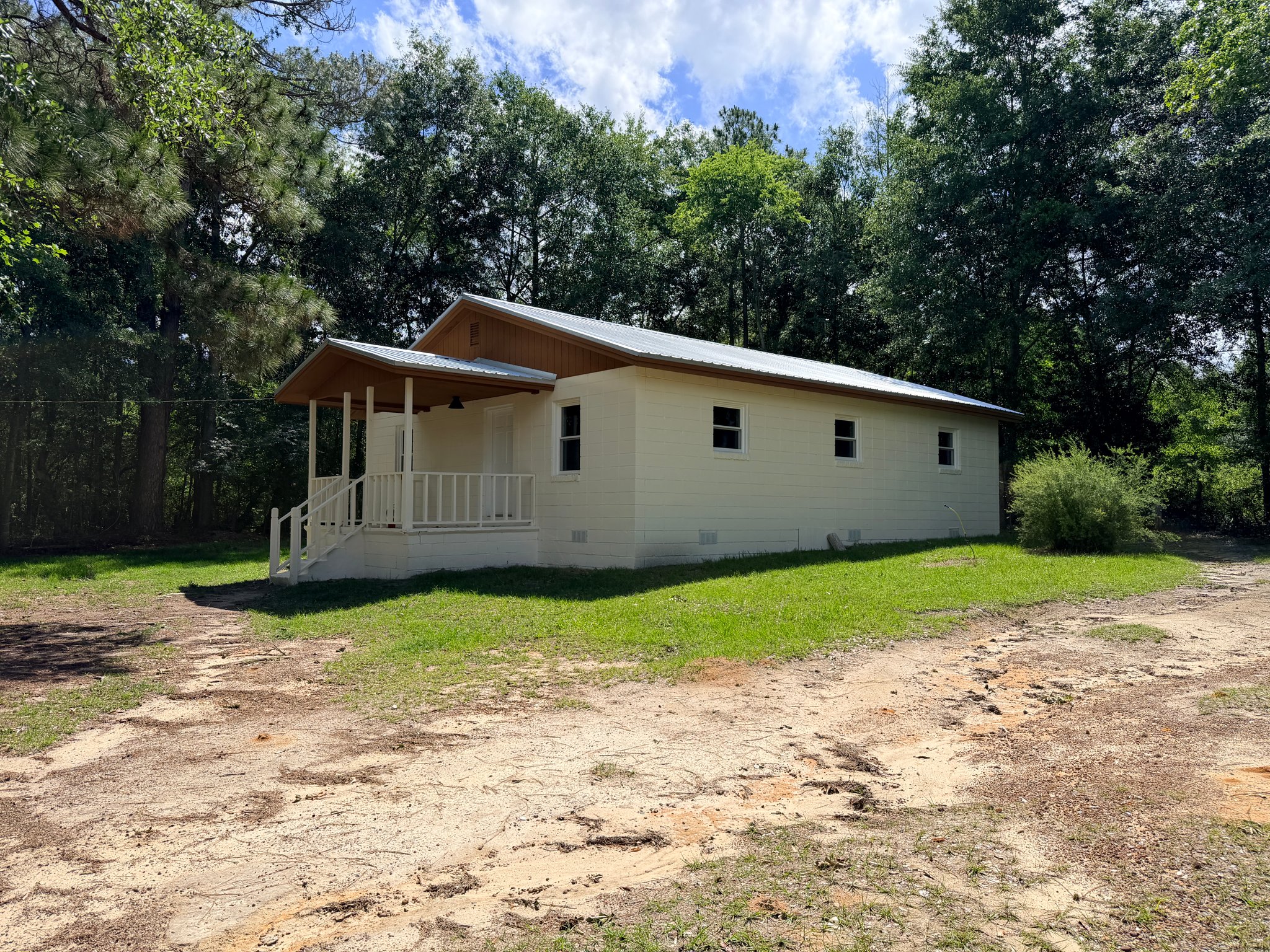 Rhine House: 215 Will Reeves Rd.