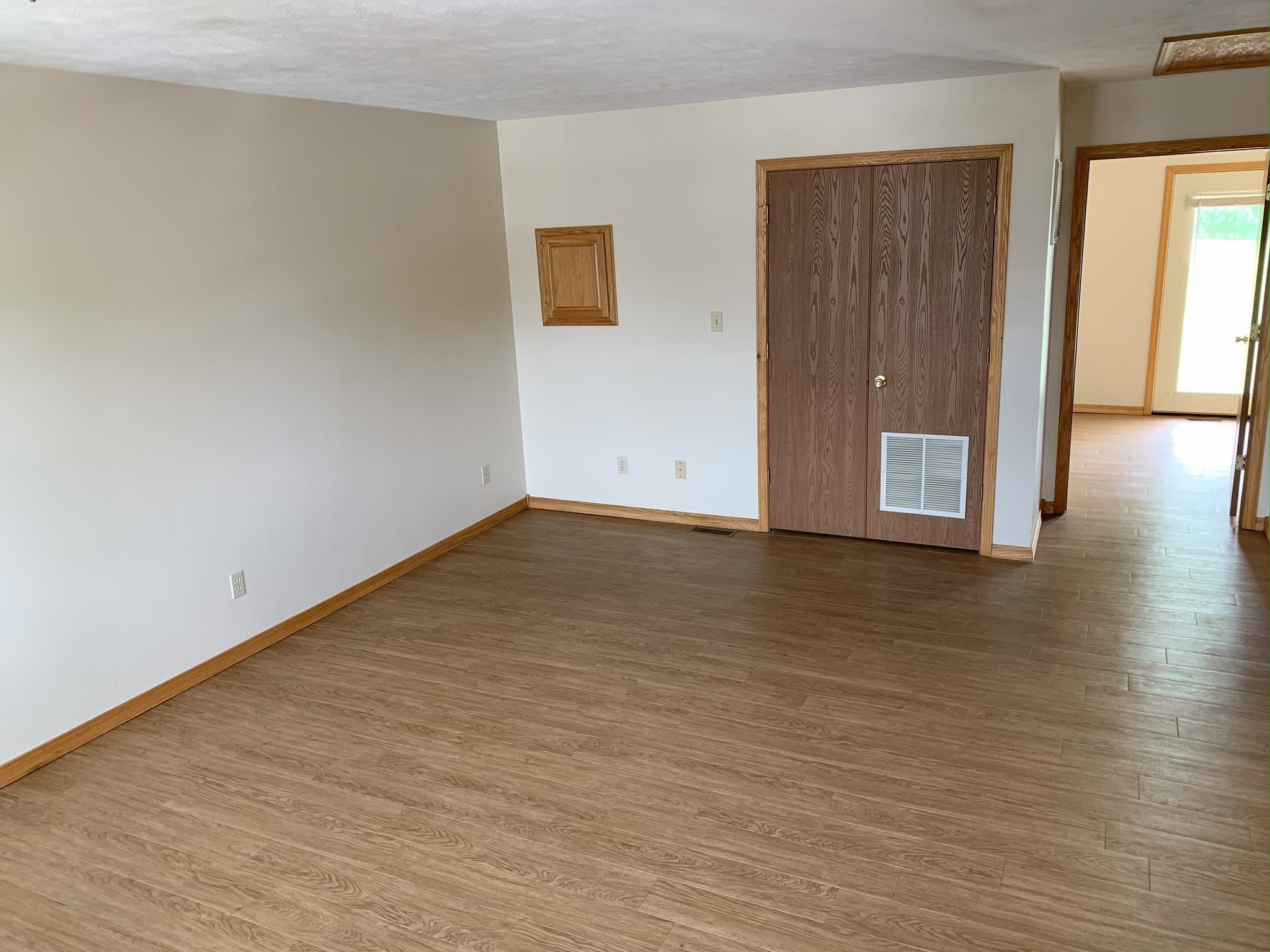 LaGrange Apartment: 350 N Lakeland Dr