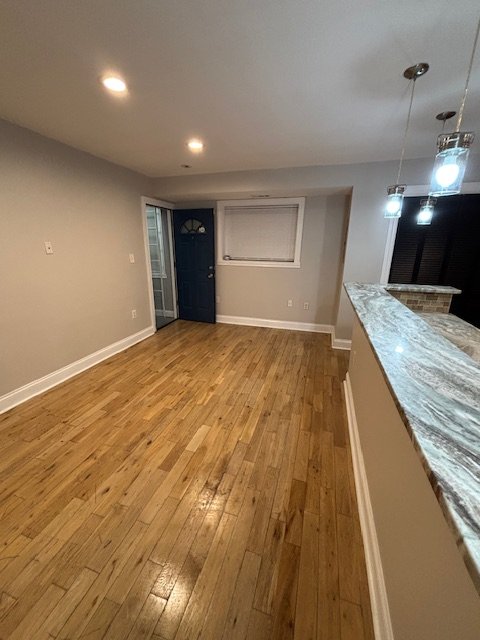 Washington Apartment: 846 48th St NE