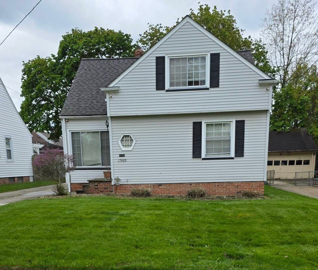 Maple Heights House: 17488 McCracken Rd
