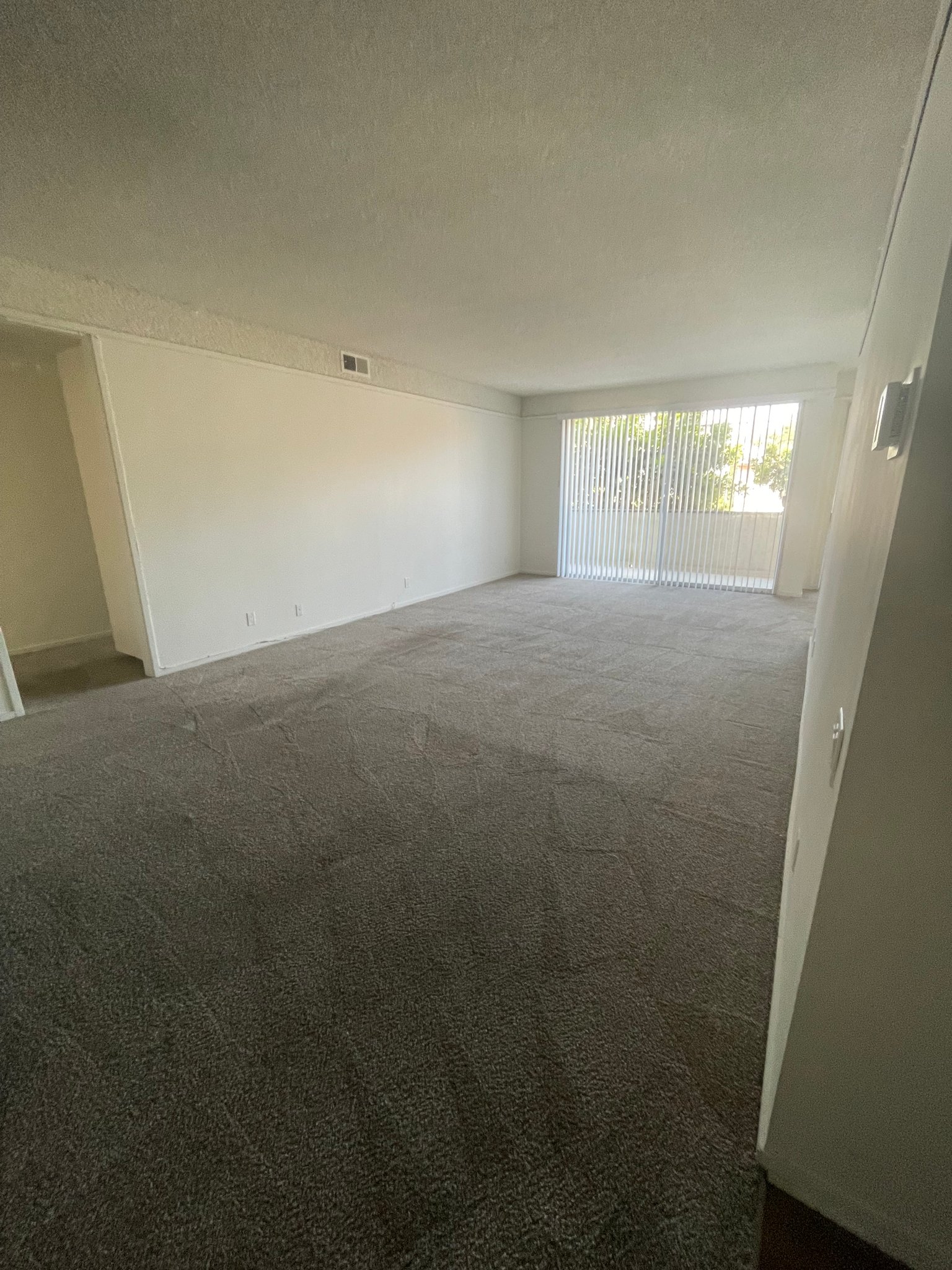 Los Angeles Apartment: 1840 Fairburn Ave