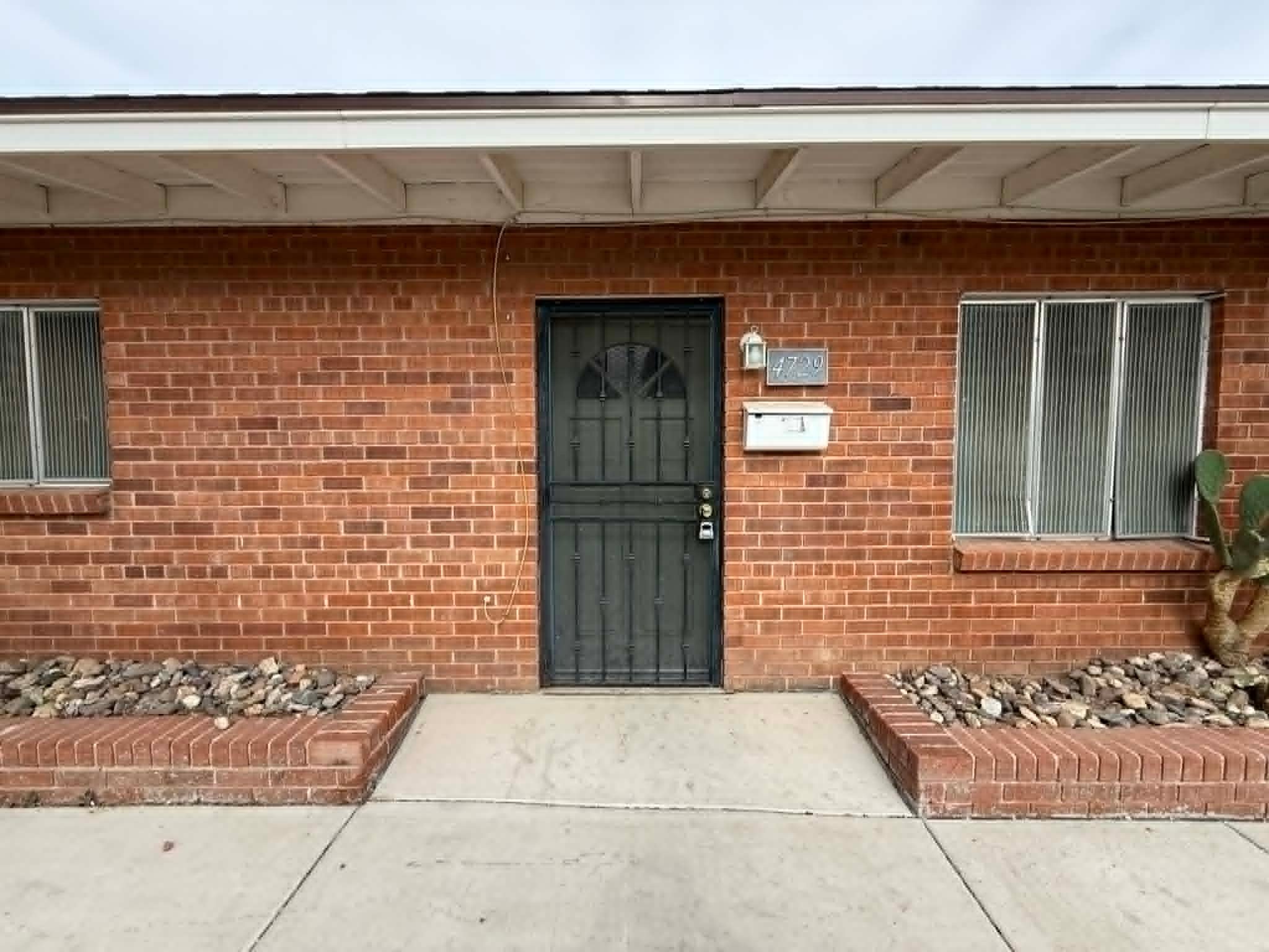Tucson Townhome: 4729 East 2nd Street