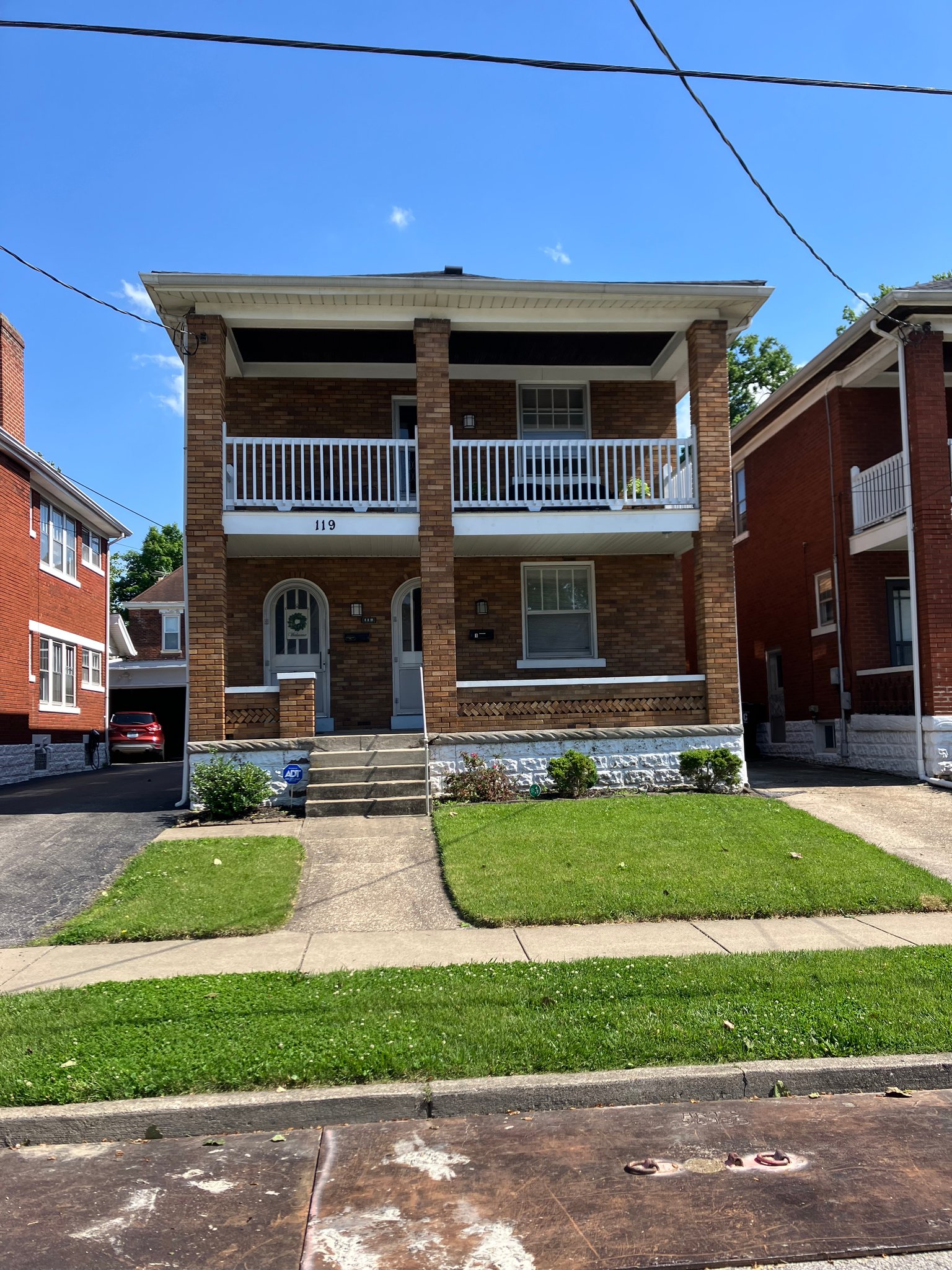 Latonia Apartment: 119 W 33rd St