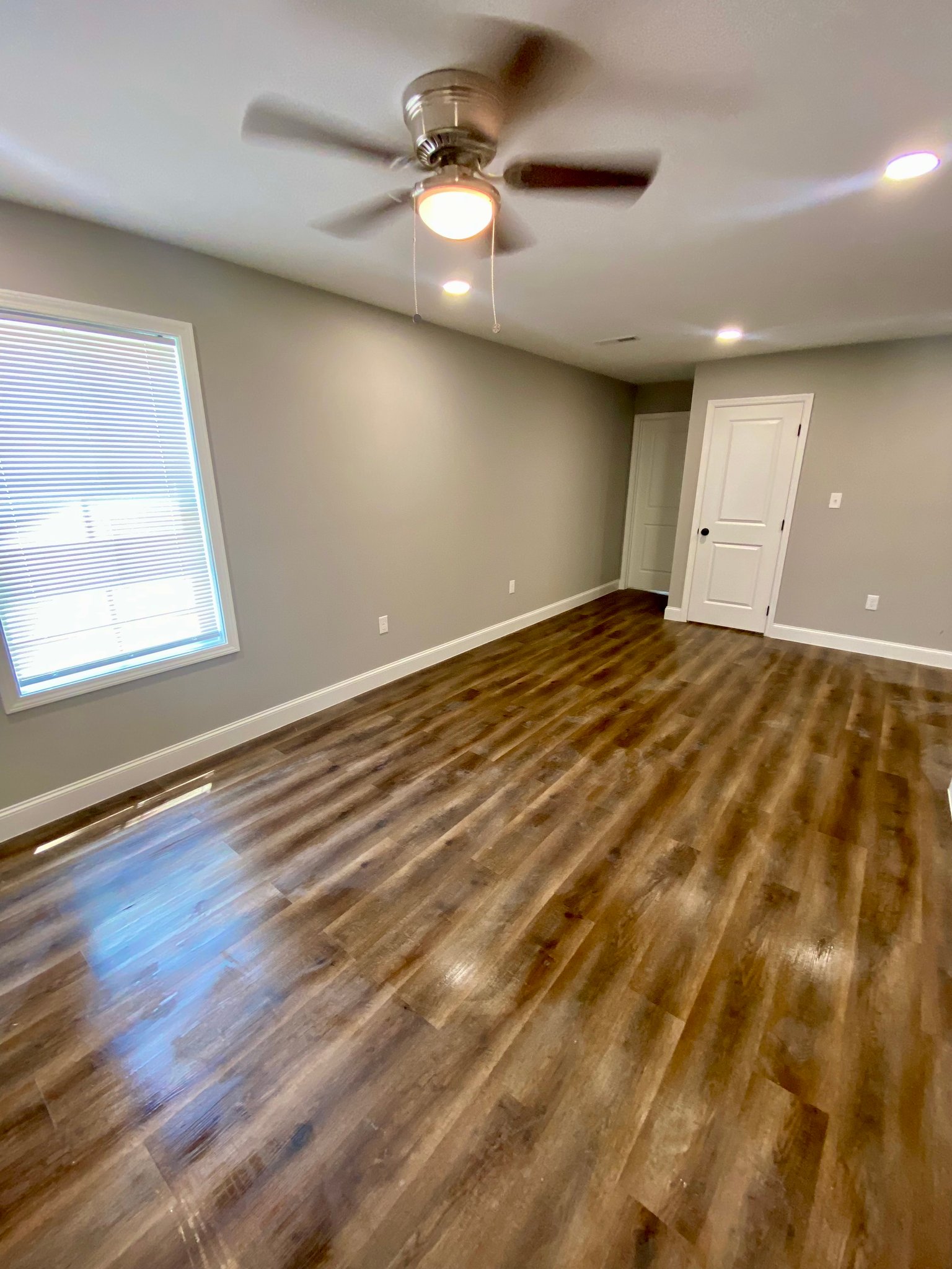 Elkmont Multiplex: 22037 Spidel Way