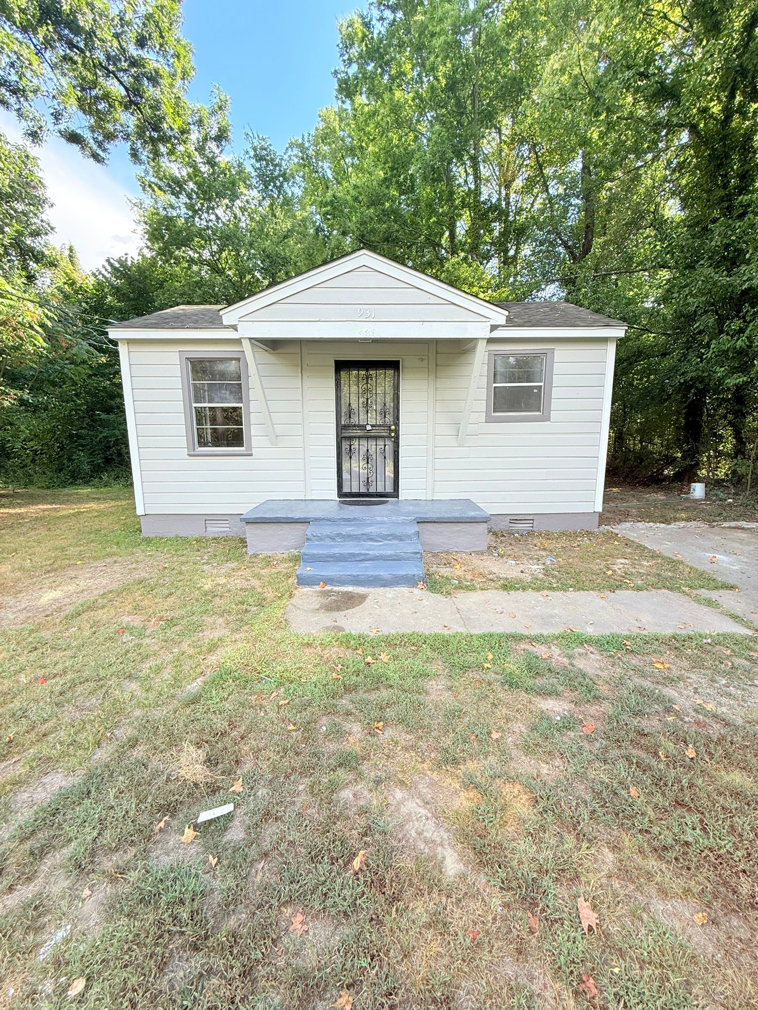 Memphis House: 931 Calvin Rd