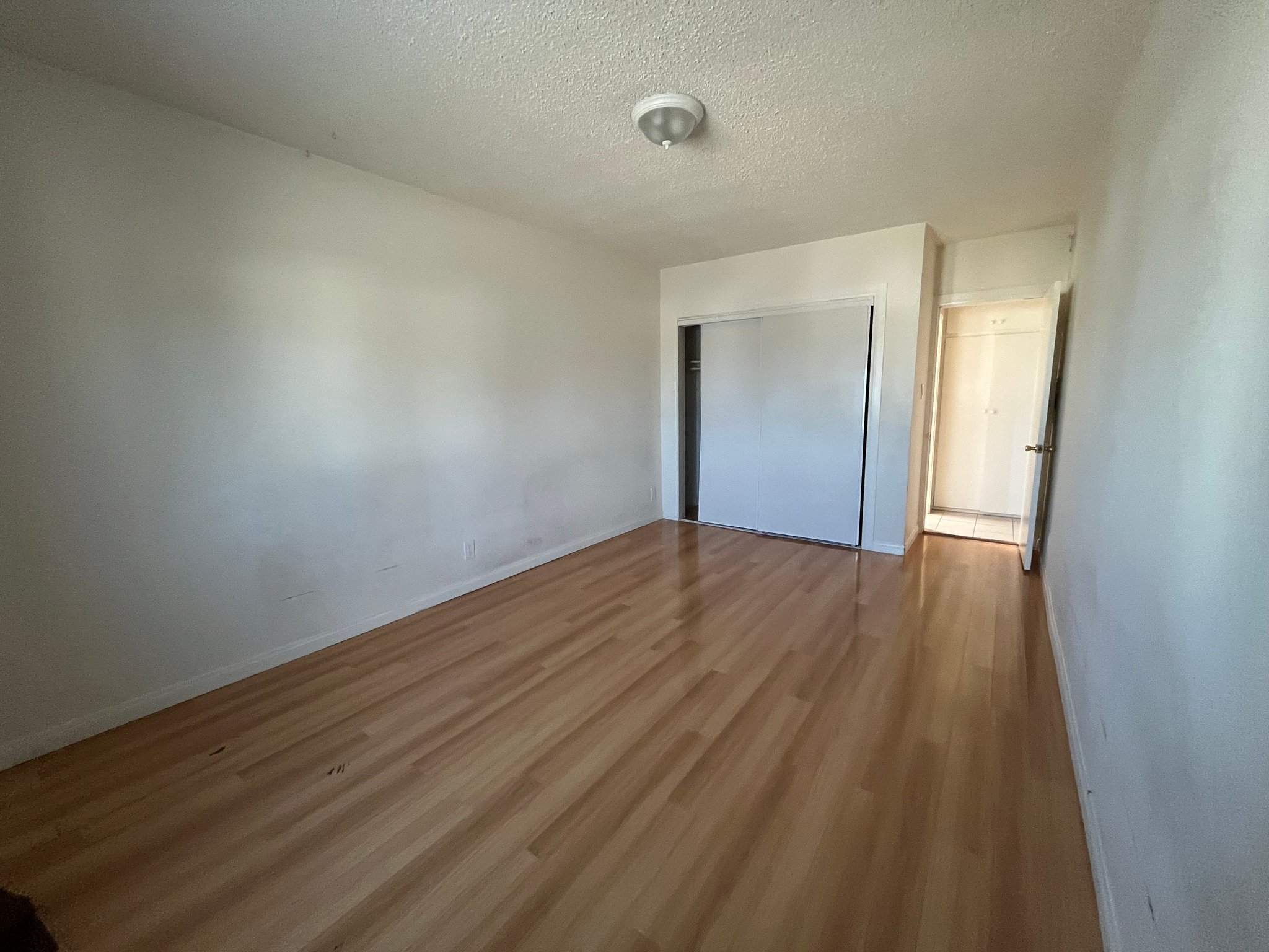 Los Angeles Apartment: 4747 Centinela Ave