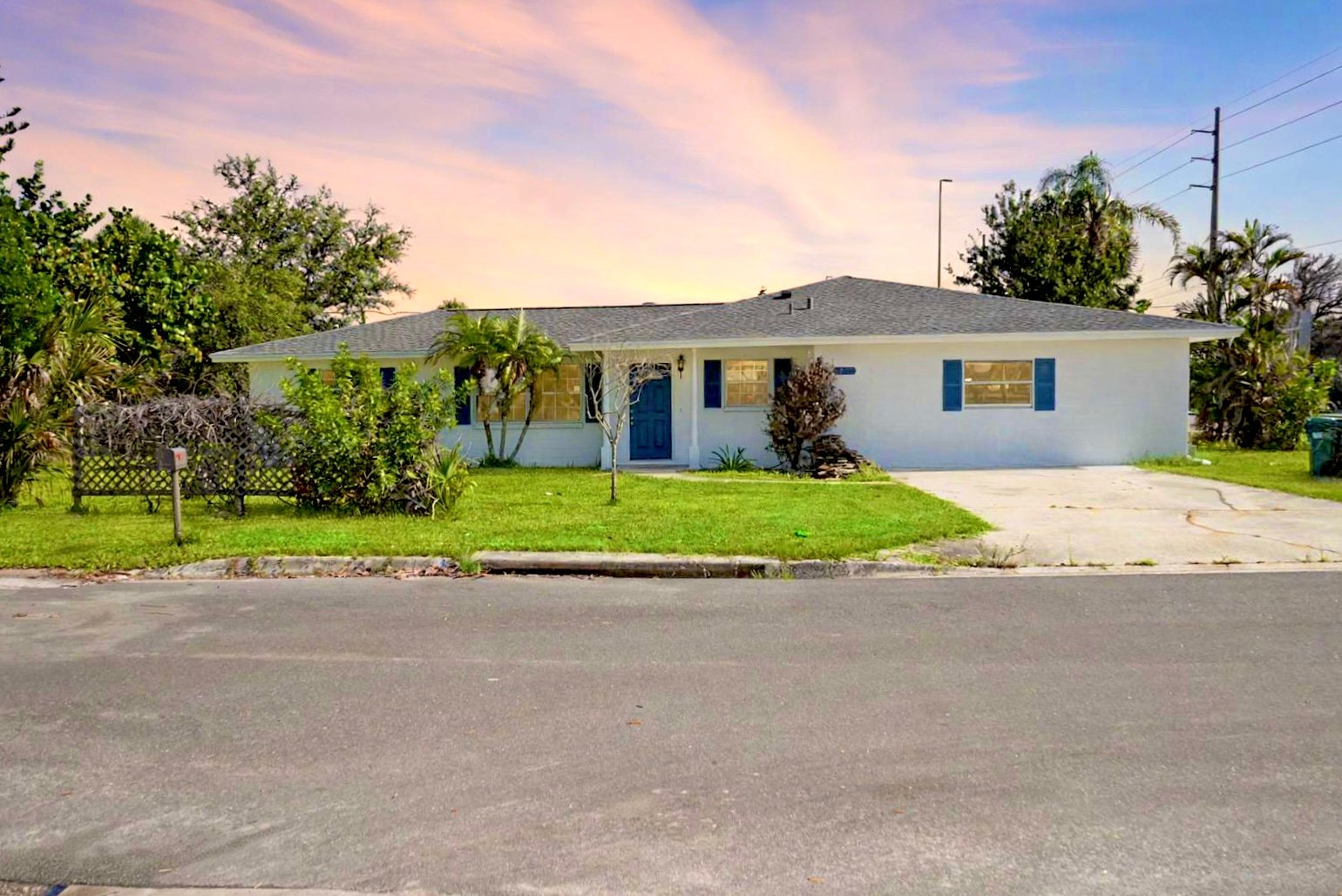Englewood House: 1796 Florence Ave