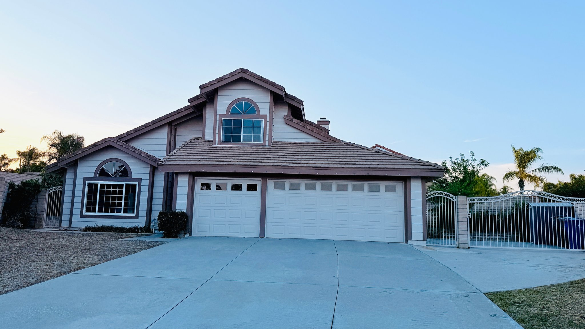 Riverside House: 120 Sandpoint Ln