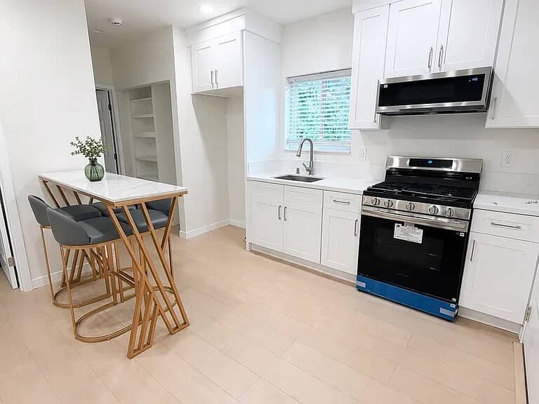 Sylmar House: 13794 Marchant Ave