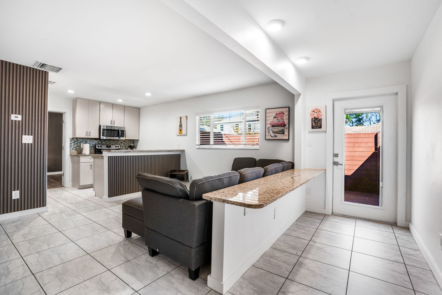 Tampa Apartment: 202 N Fremont Ave