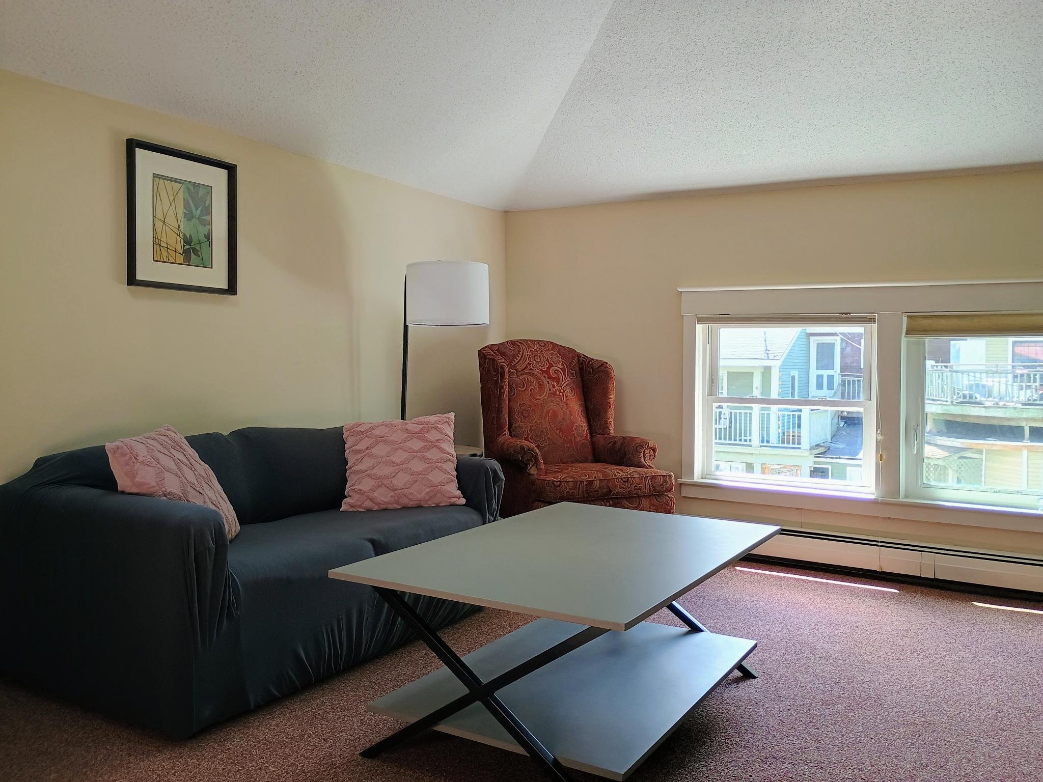 Rutland Apartment: 92 Center St