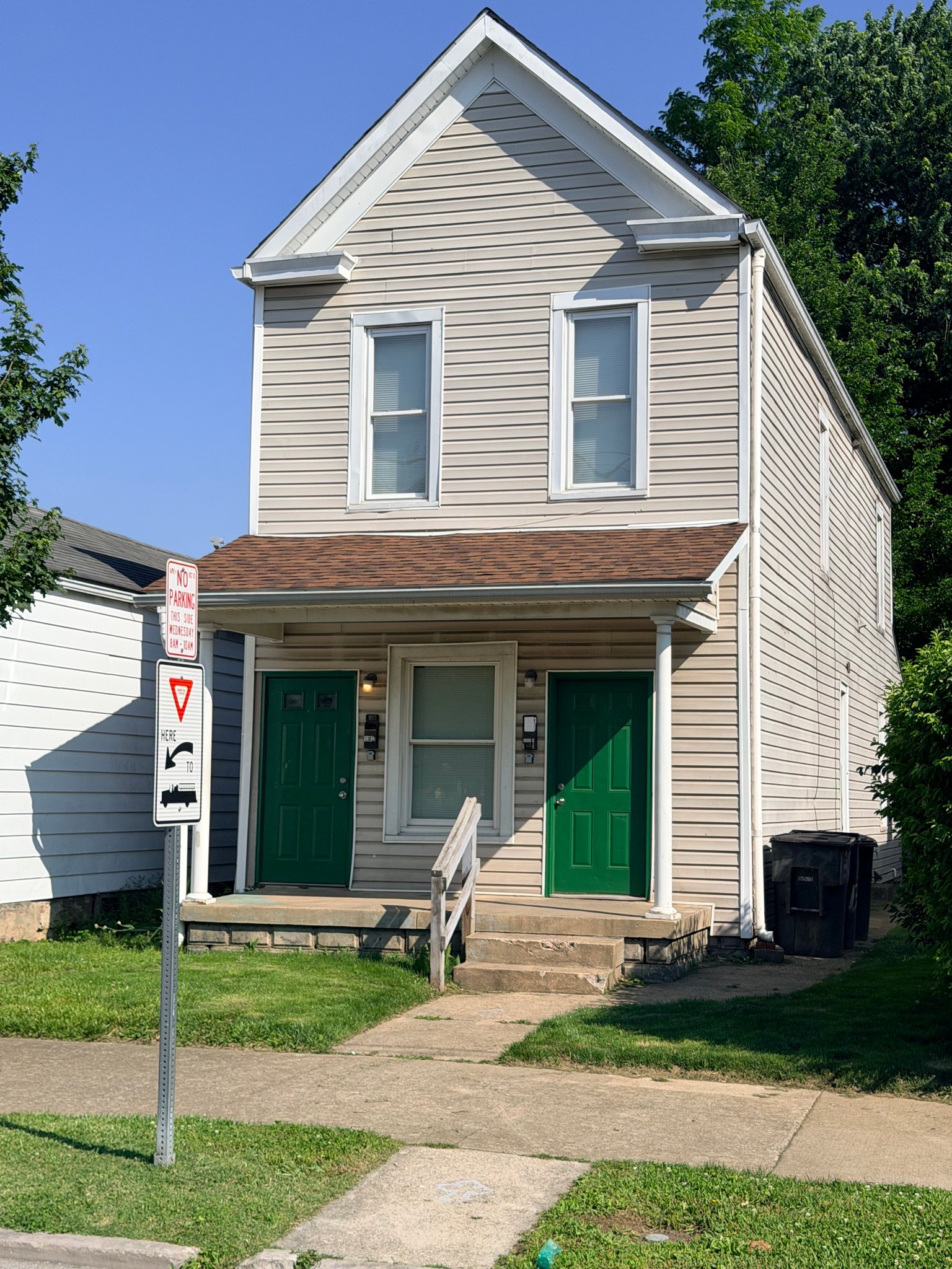 New Albany House: 1307 E Market St